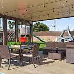 The Disneyland Dream By Oc Adventure Homes Holiday home *